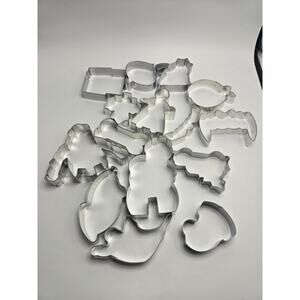 Lot of Mixed Current & Vintage assorted cookie cutters